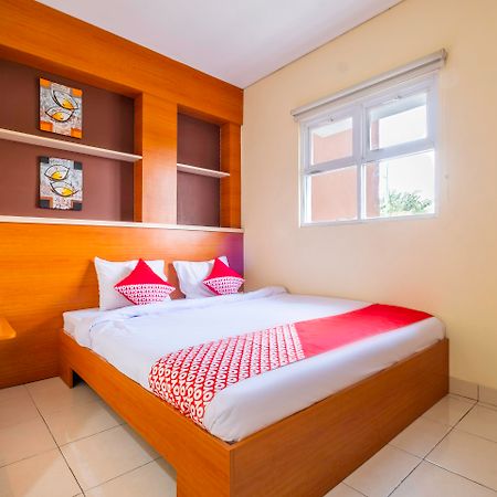 Oyo 2947 Cluster Harris Home Stay & Kos Cimindi Exterior foto