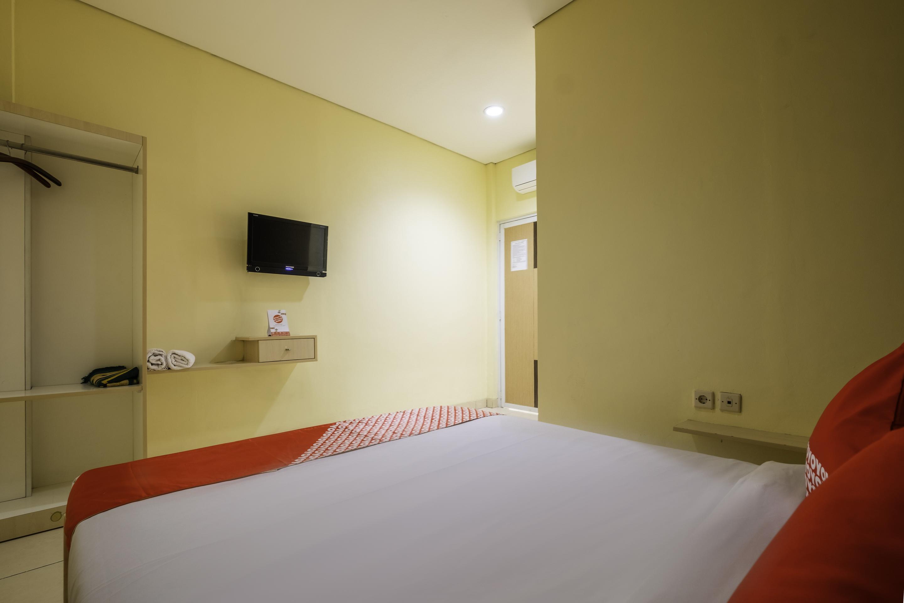Oyo 2947 Cluster Harris Home Stay & Kos Cimindi Exterior foto