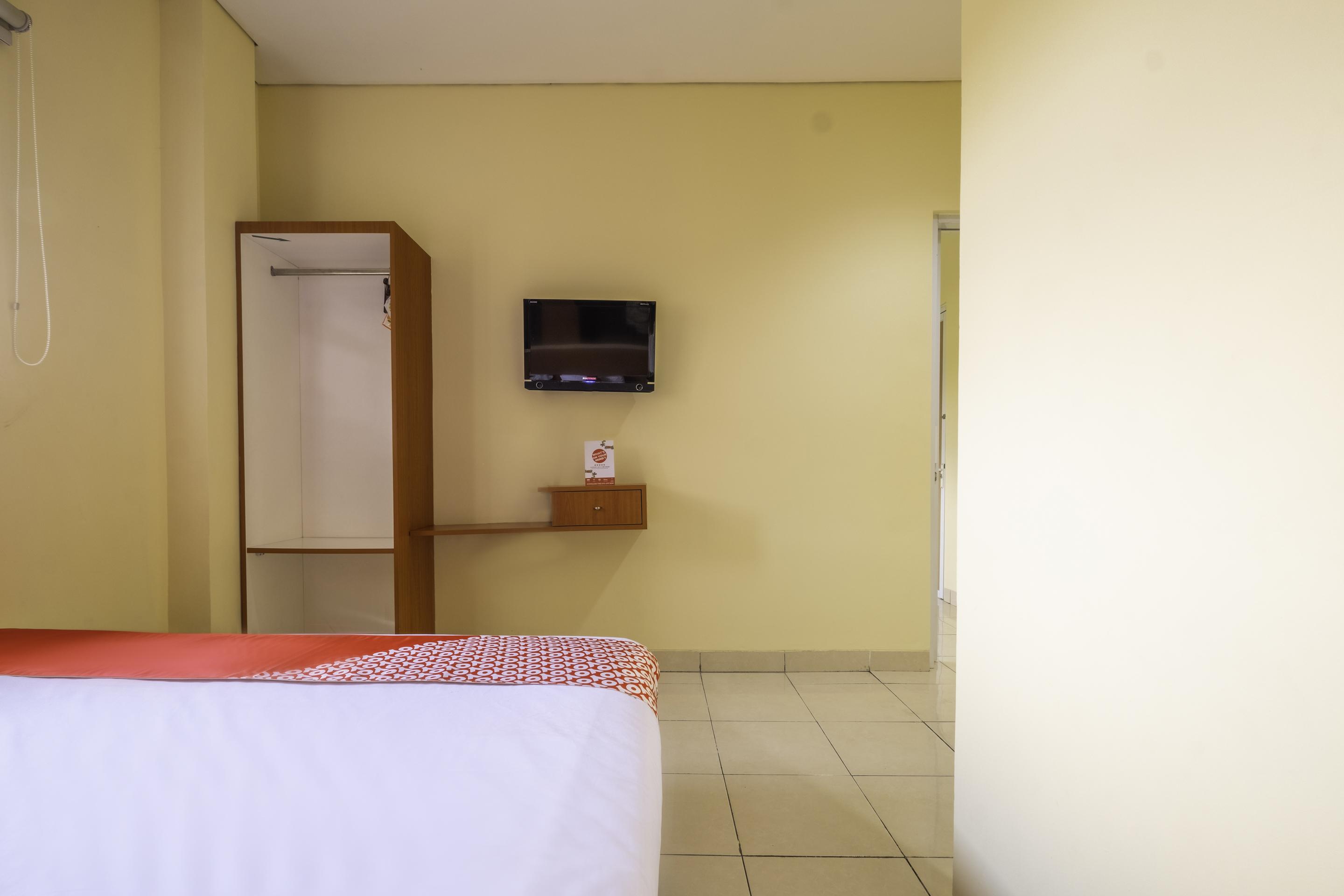 Oyo 2947 Cluster Harris Home Stay & Kos Cimindi Exterior foto