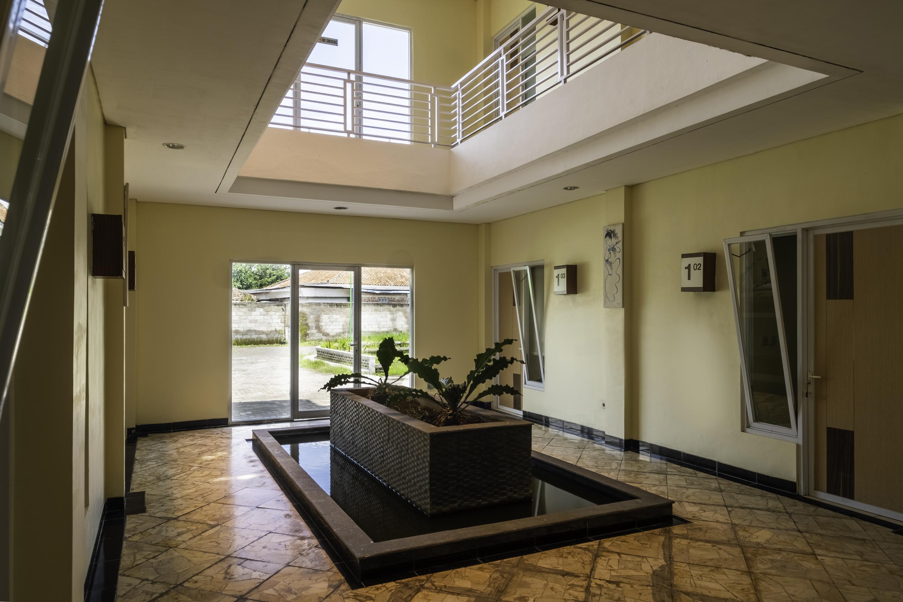 Oyo 2947 Cluster Harris Home Stay & Kos Cimindi Exterior foto